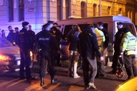 Drsná hádka o dítě v Plzni: Muž přejel expřítele partnerky autem