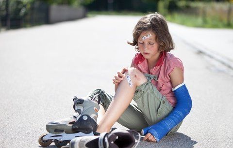 Za lékařem musí kvůli úrazu pětina dětí. Největší hrozbou je trampolína