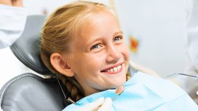 Z veřejného zdravotního pojištění bude nejspíš do budoucna hrazen amalgám pro zubní výplně jen v předem připravených kapslích. (ilustrační foto)