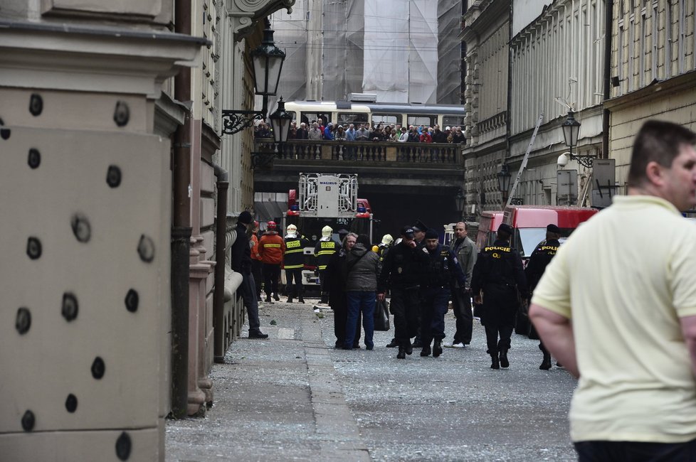 V Divadelní ulici došlo k mohutnému výbuchu, budovy se otřásly v základech