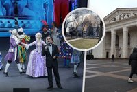 Tanec na kostech 600 obětí: Rusové znovuotevřeli divadlo v Mariupolu, kde zmasakrovali stovky lidí