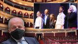 Prymulův „zákaz zpěvu“ dusí divadla: Milionové ztráty a pokles prodejů vstupenek