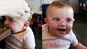 Dívenka poprvé pořádně vidí díky brýlím. Její výraz je hitem internetu.