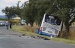 Srážka autobusu a osobního vozu u Divišova.