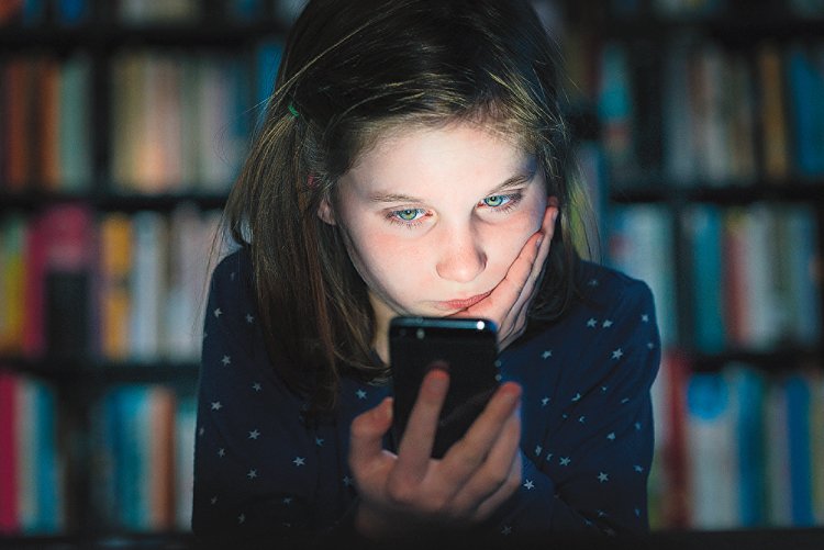 Aplikace Kindly (Laskavě) bojuje umělou inteli- gencí proti internetové šikaně