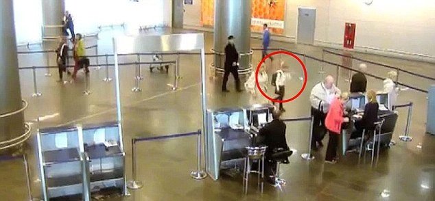 Jedenáctiletá dívka obešla kontrolu na moskevském letišti.