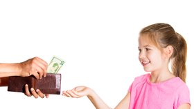 Naučte děti šetřit s kapesným: Finanční rozmazlování z nich udělá dlužníky.