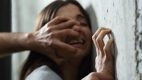 Rozlučka se svobodou se změnila v horor: Ženu (29) nejspíš znásilnil prodavač občerstvení 
