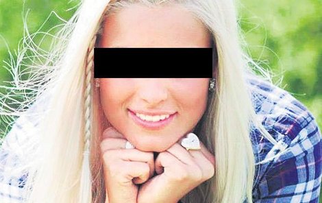 Blonďatá dívčina se měla zabít podle policie sama.