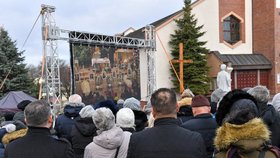 Pohřeb pětice dívek v Polsku