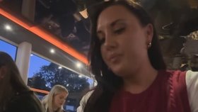 Příběh Djanayi Hamptonové upozorňuje na úskalí sólo cestování.