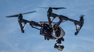 Čínské drony dobyly české nebe. Piloti ohrožují letiště stále častěji