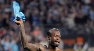 Útočník Panathinaikosu Djibril Cissé svým tetováním šokuje svět!