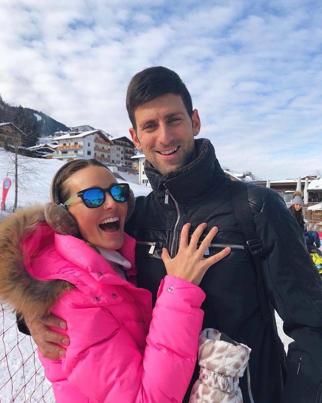 Novak Djokovič se svou ženou Jelenou na horách
