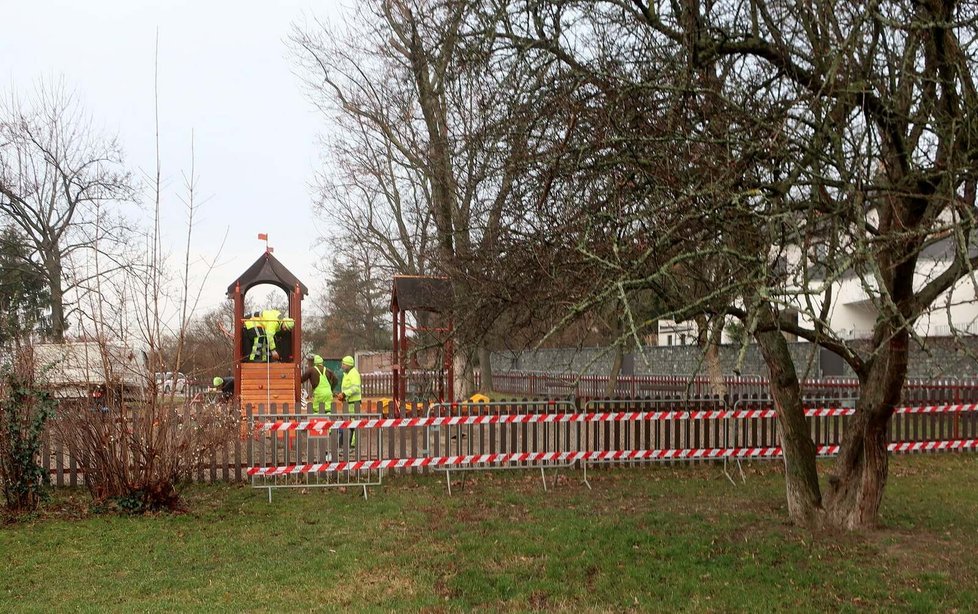 Hřiště z parku Dlážděnka v rámci rekonstrukce zmizelo, místní rodiče ho zatím vyhlížejí marně. Situaci komplikuje soudní spor