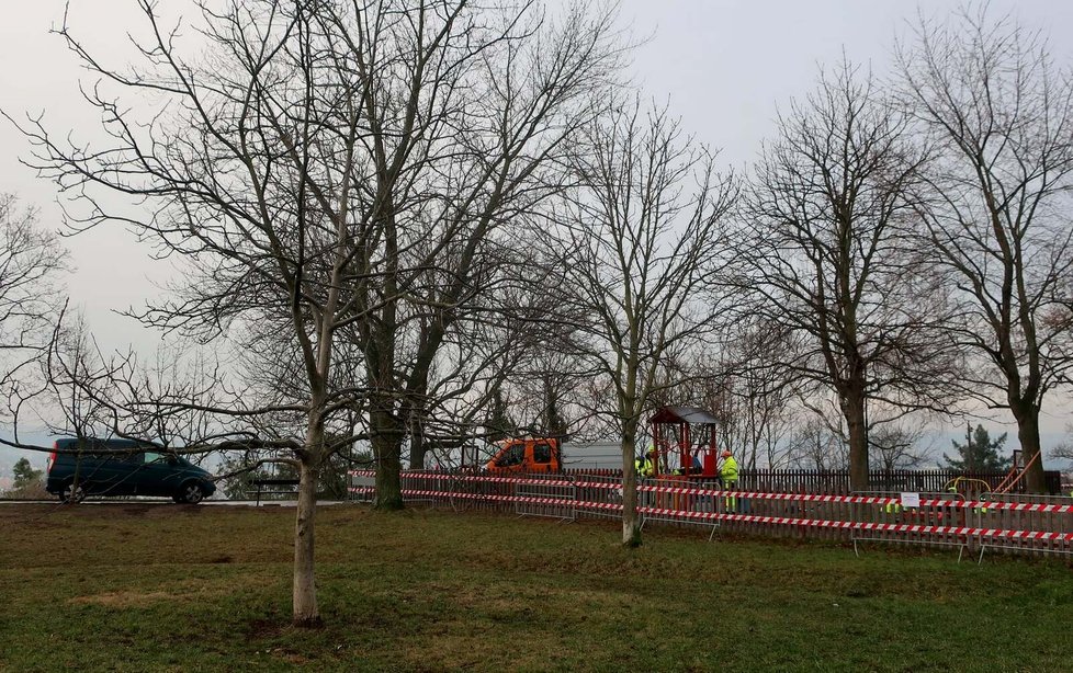 Hřiště z parku Dlážděnka v rámci rekonstrukce zmizelo, místní rodiče ho zatím vyhlížejí marně. Situaci komplikuje soudní spor