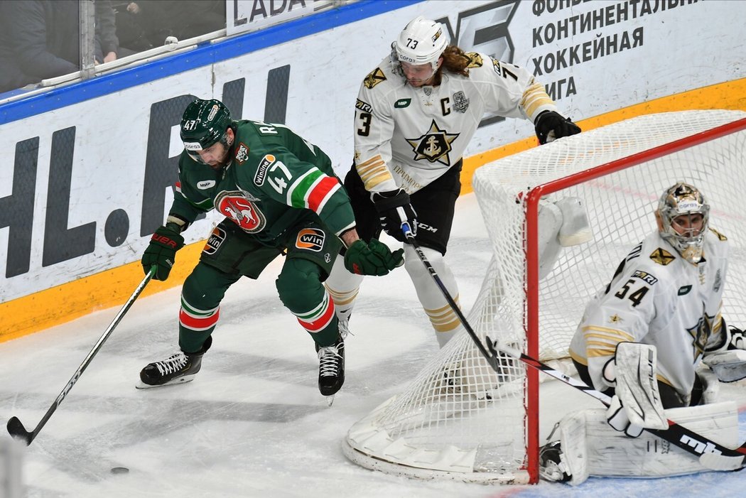 Dmitrij Jaškin, Martin Gernát i další čeští a slovenští hokejisté v KHL mohou přijít o nemalou část výplaty kvůli slábnoucímu rublu