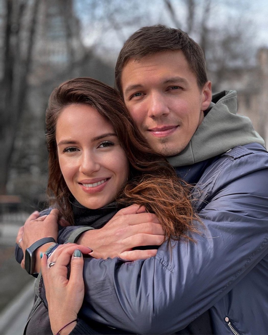 Olympijský vítěz Dmitrij Solovjov se svou partnerkou Annou Sidorovovou.
