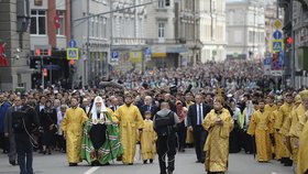 Před pár dny prošlo Moskvou masivní církevní procesí.