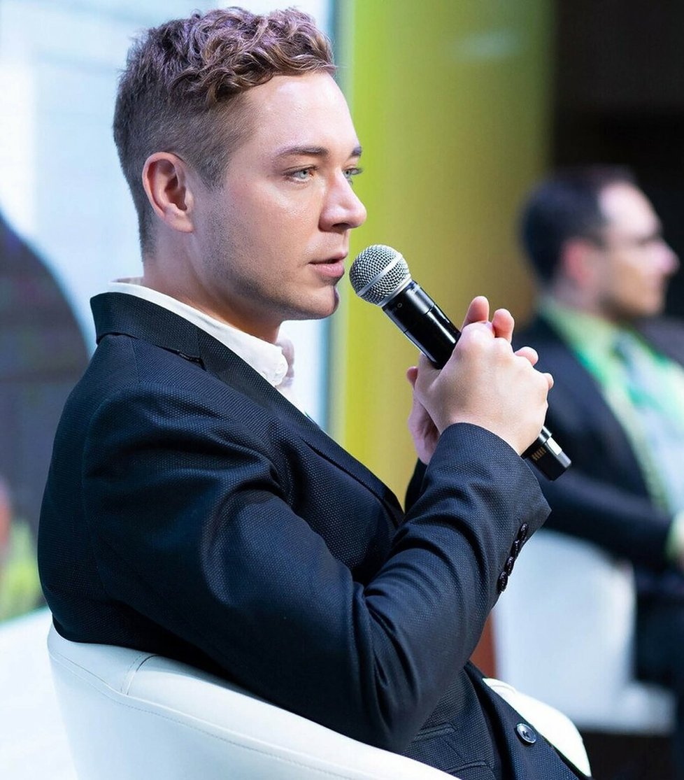 Annin partner, Dmitry Zhulin