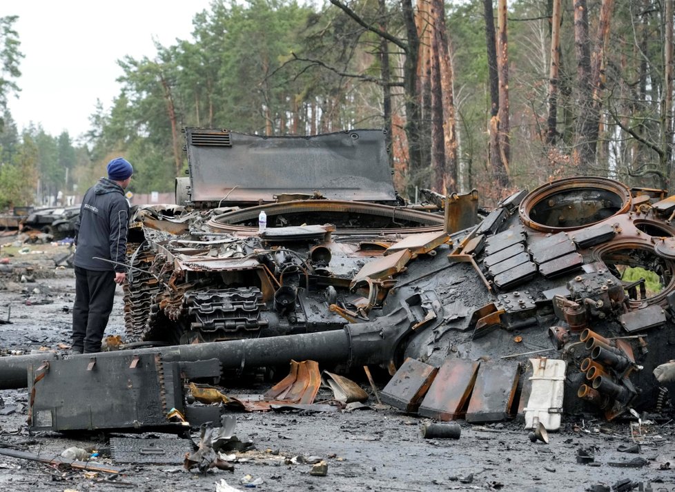 Ukrajinská armáda zničila ruské tanky u Dmytrivky nedaleko Kyjeva