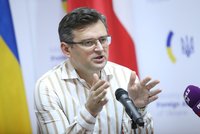 Šéf ukrajinské diplomacie Kuleba bude v Praze řešit sankce. A čeká ho Vystrčil i Pekarová