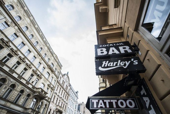 Dnes již legendární Harley´s Bar v pražské Dlouhé ulici