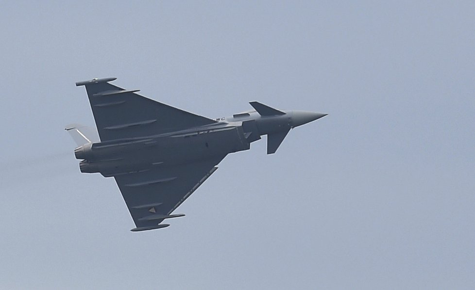 Vystoupení letounu Eurofighter Typhoon z Rakouska.