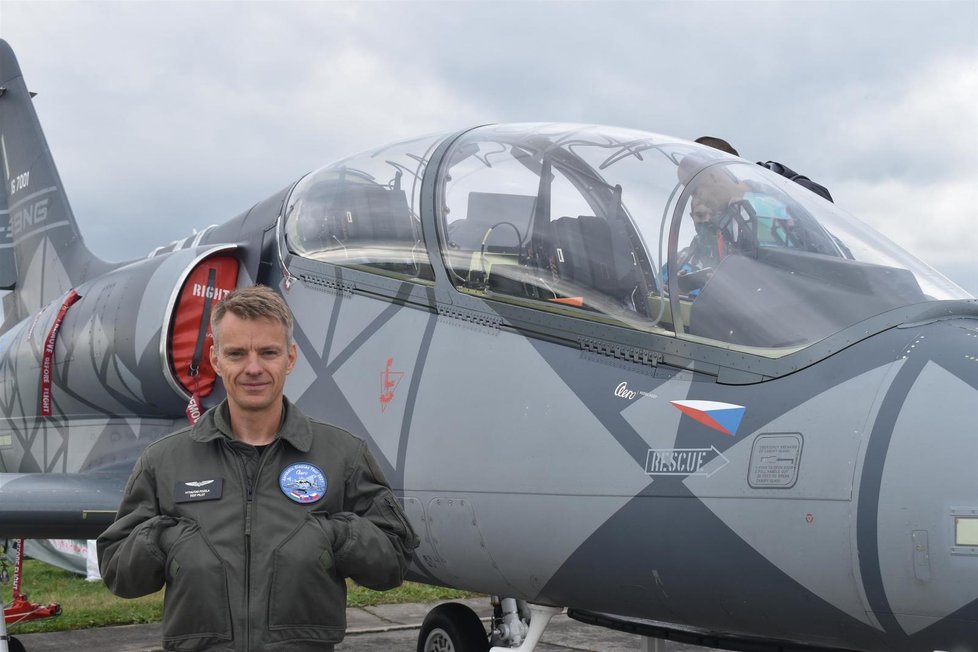 Litevský pilot Vytautas Požela (46) s českým L-39NG