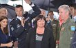 Dny NATO v Mošnově u Ostravy: První dáma Ivana Zemanová si prohlédla kokpit bitevníku B-1B