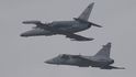 Nahoře L-159 ALCA, dole Jas-39 Gripen Nahoře L-159 ALCA, dole Jas-39 Gripen