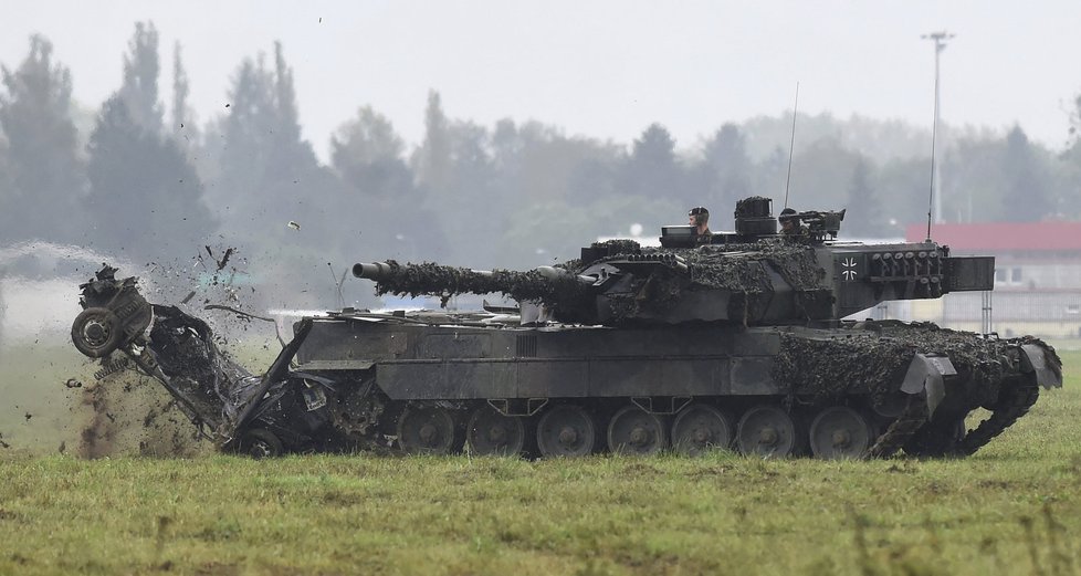 Dny NATO v Mošnově u Ostravy: Německý tank Leopard 2