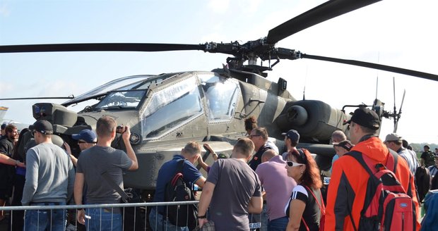 Vrtulník UH-1Y známý jako Yankee přiletěl do Česka v historii vůbec poprvé.