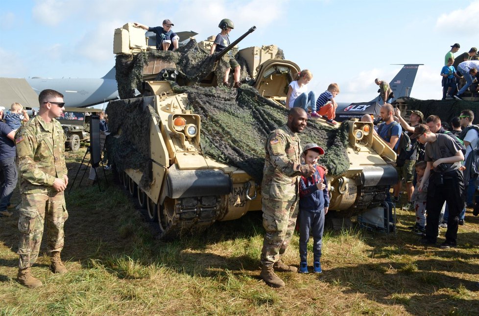 Dny NATO každoročně lákají davy návštěvníků, letos však měli diváci smůlu kvůli koronaviru