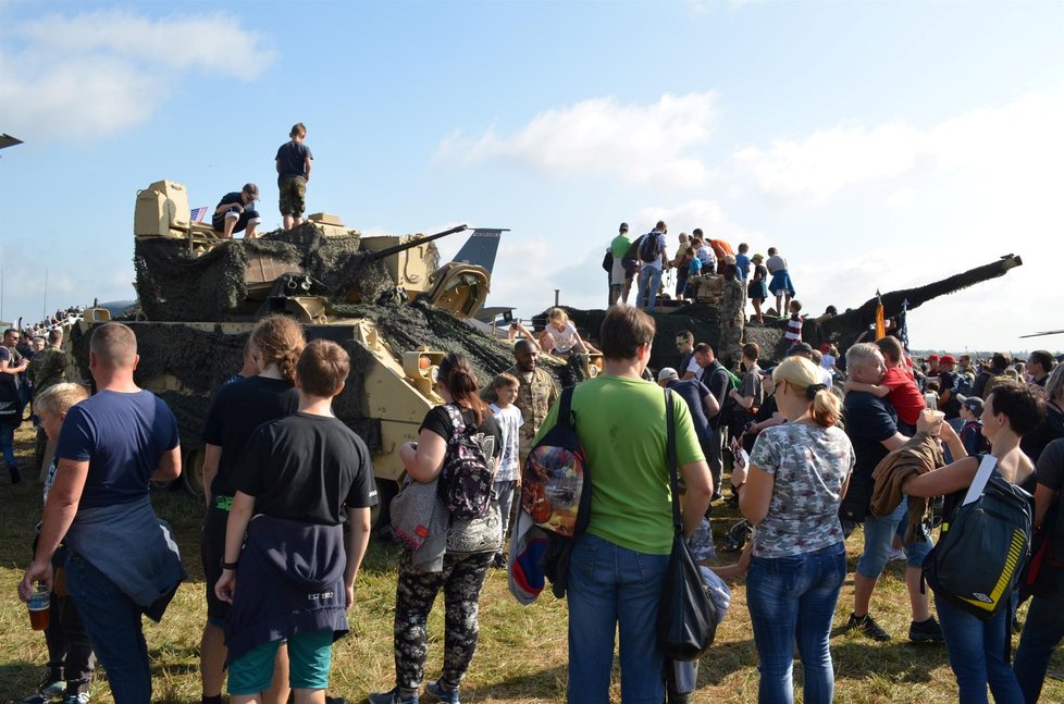 Dny NATO každoročně lákají davy návštěvníků, letos však měli diváci smůlu kvůli koronaviru