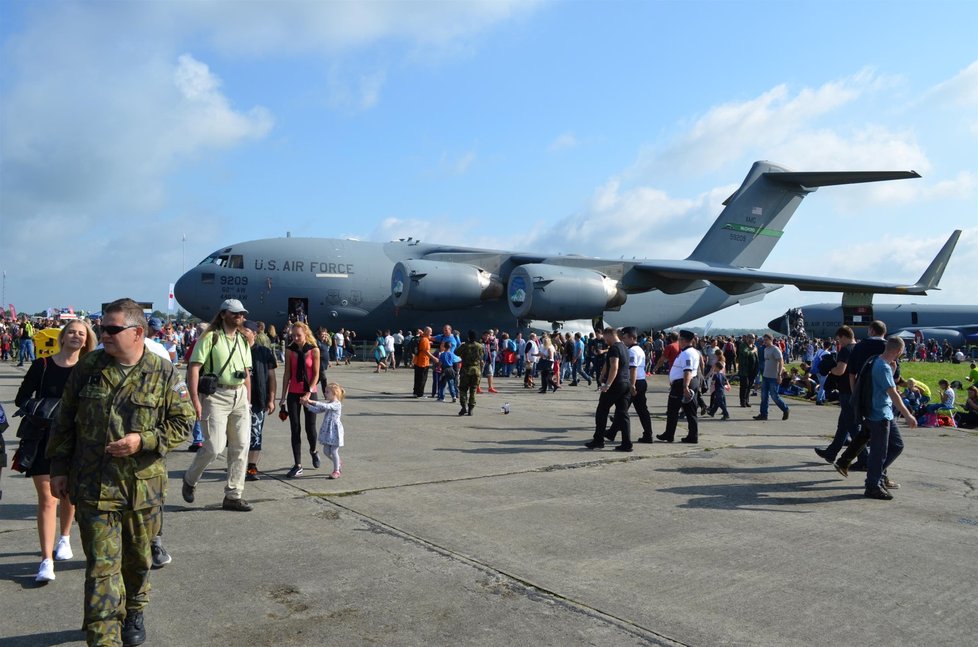 C-17 Globmaster III je čtyřmotorovým letounem, sloužícím primárně pro strategickou přepravu.