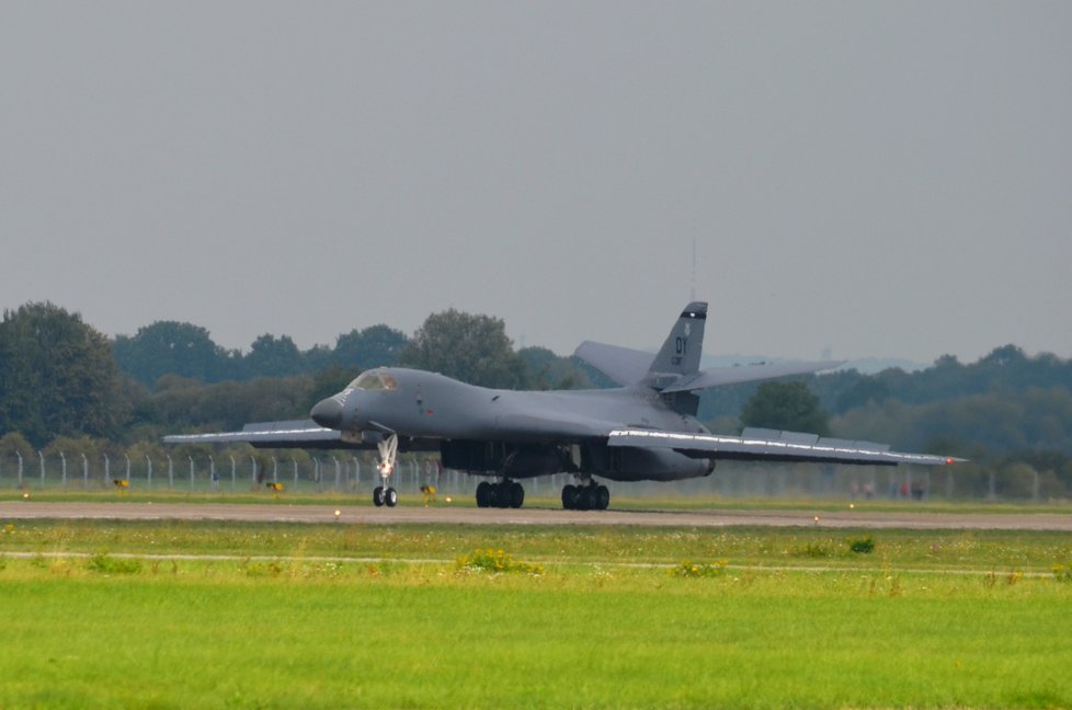 V Ostravě přistál také nadzvukový americký bombardér B-1B Lancer.