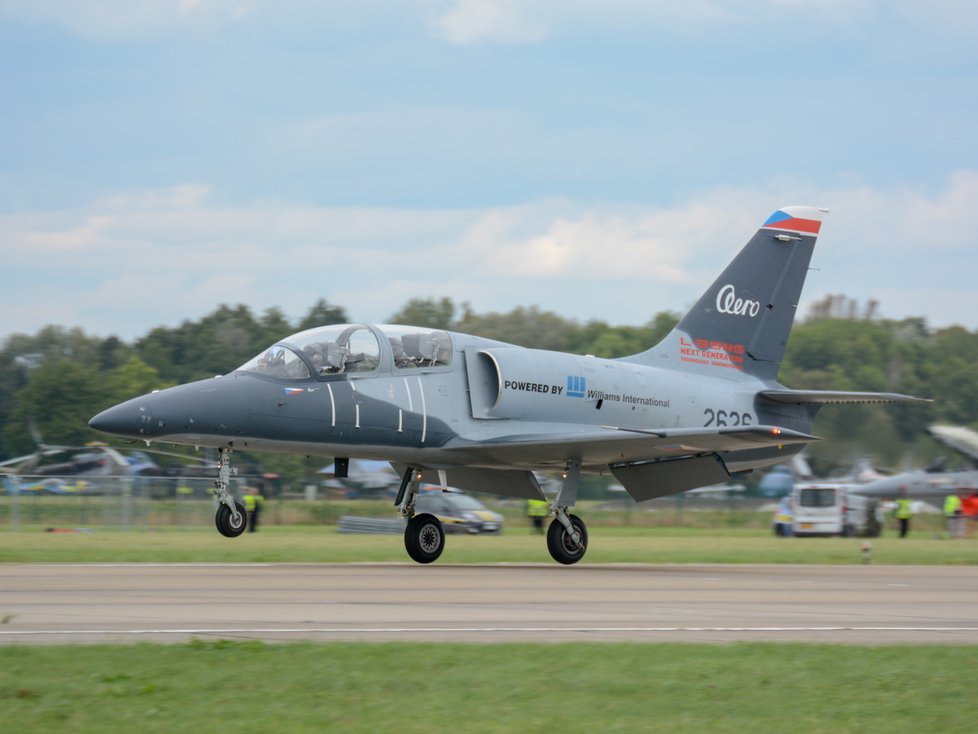 Světový veřejný debut bude mít nový český cvičný letoun L-39NG.