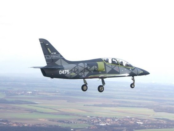 Světový veřejný debut bude mít nový český cvičný letoun L-39NG.