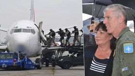 Dny NATO v Mošnově u Ostravy: Ivana Zemanová si prohlídla kokpit bitevníku, divákům předvedli i osvobození uneseného letadla