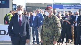 Dny NATO 2020 v Mošnově: Diváci dorazit nemohli, premiér Babiš děkoval vojákům