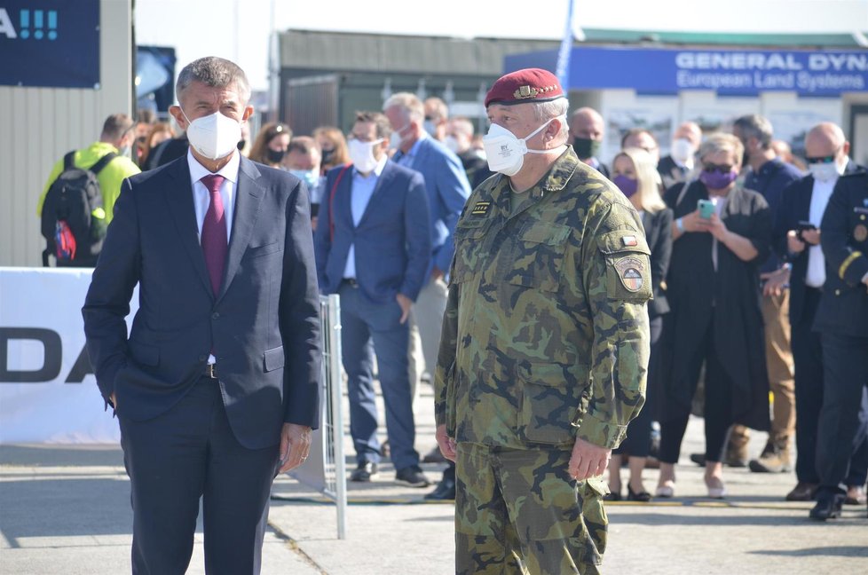 Dny NATO 2020 v Mošnově: Diváci dorazit nemohli, premiér Babiš děkoval vojákům