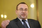 Ministr školství Josef Dobeš rezignoval