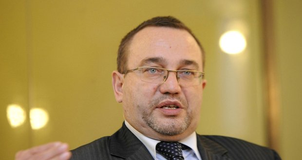 Ministr školství Josef Dobeš rezignoval