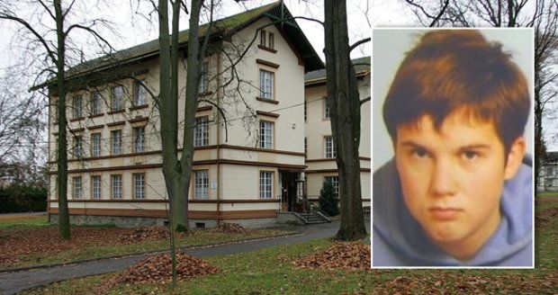 Z psychiatrie v Dobřanech utekl další pacient: Policie pátrá po 19letém mladíkovi