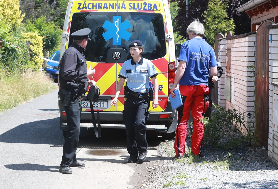 Policie řeší úmrtí v Dobřichovicích, zadržela podezřelého.