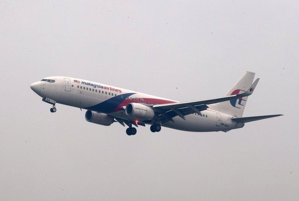 Kam zmizel let MH370?