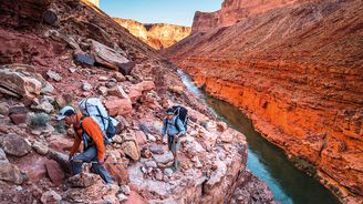 Dobrodruzi Pete McBride a Kevin Fedarko: Extrémní pochod Grand Canyonem