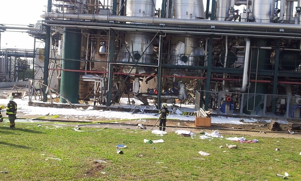 V cukrovaru a lihovaru Dobrovice zranil výbuch 14 lidí