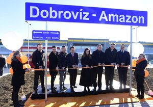 Amazon otevřel v Dobrovízi železniční stanici.